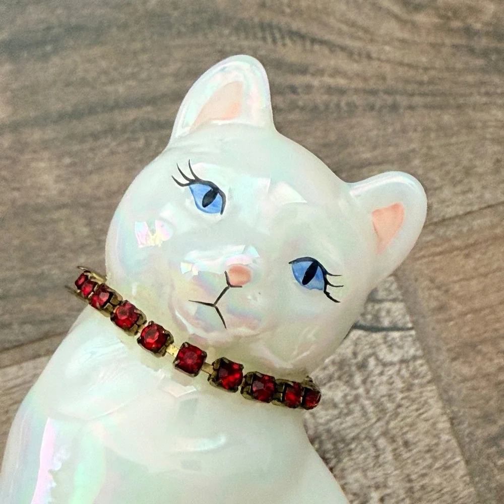 Fenton Vintage Calendar Cat Opalescent Glass Red Rhinestone Collar Figurine, OS